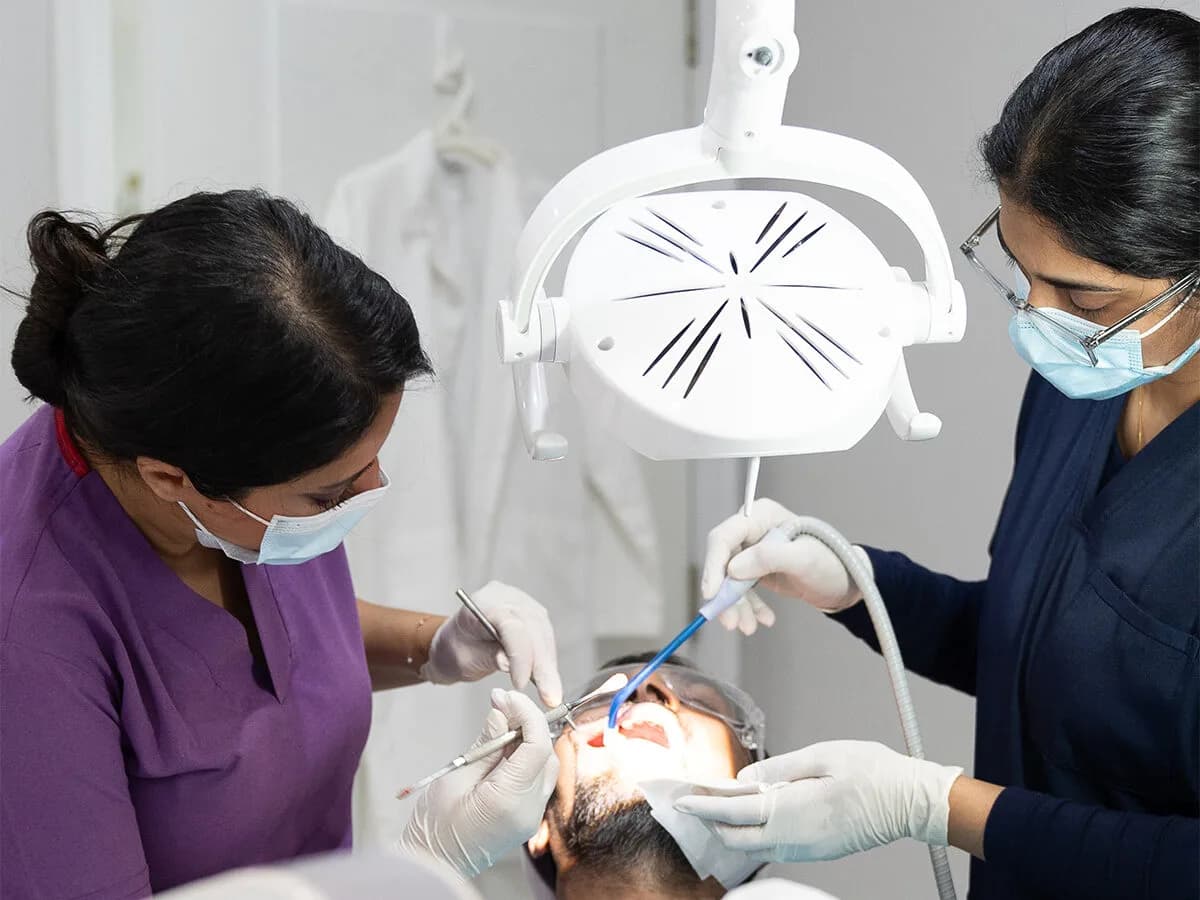 أفضل عيادة رعاية أسنان في الإمارات