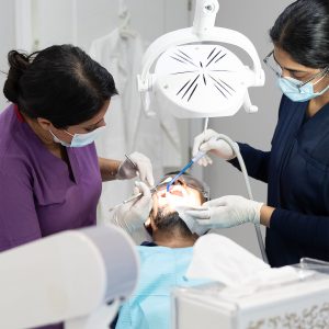 dental implants in dubai
